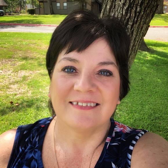 Meet your Posher, Stephanie - Picture 1 of 1